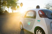 Eines der «Firefly» genannten selbstfahrenden Konzeptautos der Google-Schwesterfirma Waymo. (Bild: PD)