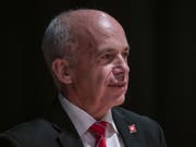 Die Werte der Schweiz seien die Freiheit und die Unabhängigkeit, sagte Bundesrat Ueli Maurer am Samstag an der Delegiertenversammlung der SVP im zürcherischen Volketswil. «Für diese Werte einzustehen, braucht aber Mut.» (Bild: Keystone/PATRICK HUERLIMANN)