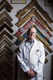 Herbert Klopfer führt seine Vergolderei an der Kirchgasse in St.Gallen noch bis Ende Jahr weiter. (Bild: Thomas Hary)