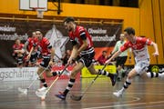 Der Sarnern Marc Dubacher (am Ball). (Bild: Manuela Jans-Koch, Sarnen, 25. Oktober 2018).