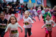 Die Kleinsten liefen schon mit beim Maratholino (Bild: Corinne Glanzmann)