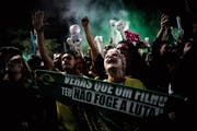 Jair Bolsonaros Unterstützer bejubeln dessen Sieg. (Bild: Fernando Bizerra/EPA (São Paulo, 28. Oktober 2018))