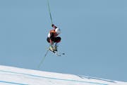 Skicrosser Marc Bischofberger am 21. Februar in Südkorea auf der Fahrt zu Olympiasilber (Bild: David Ramos/Getty
