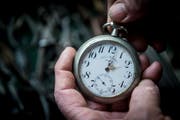 Darüber, ob in Zukunft dauerhaft die Sommerzeit oder die Winterzeit eingeführt werden soll, sind sich die EU-Mitgliedsstaaten uneinig. (Bild: Sandor Ujvari/EPA, 28. Oktober 2017)