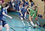 Am Ende hat Zug (Weronika Noga, links, gegen Doris Berger) das Nachsehen gegen Emmental. (Bild: Stefan Kaiser (Rotkreuz, 27. Oktober 2018))