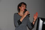 Die Psychologin Pia Lang gab an ihrem Referat Tipps, wie Menschen mit Stress umgehen können. (Bild: Ruth Bossert)