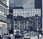 Avenir Suisse hat die Politik der zehn grössten Schweizer Städte in den vergangenen 20 Jahren untersucht. St.Gallen landet im liberalen Städteranking im Mittelfeld. (Bild: Michel Canonica - St.Galler Rathaus, 20. Dezember 2012)