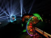 Von einem St.Galler bunt in Szene gesetzt: Das "Slidewheel" im Wasserpark von Guangzhou in China. (Bild: PD)