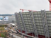 Auf der grössten Hochbaustelle der Schweiz entsteht das Dienstleistungscenter «The Circle» vom Flughafen Zürich. (Bild: KEYSTONE/ALEXANDRA WEY)