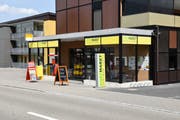 Der Dorfmarkt steht seit über fünf Jahren an der Tobler Hauptstrasse. Eigentümerin der Lokalität ist die Gemeinde. (Bild: Roman Scherrer)