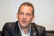 Der Zuger Sportchef Reto Kläy will demnächst einen Ersatz für Viktor Stalberg präsentieren können. (Bild: Keystone /Urs Flueeler (Zug, 10. September 2018))