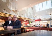 Hermann Hess und Edgar Ehrbar im neuen RössliBeck im Einkaufszentrum Amriville in Amriswil. (Bild: Reto Martin)