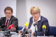 Regierungspräsidentin Cornelia Komposch räumte an der Pressekonferenz Fehler und Versäumnisse der Behörden ein.