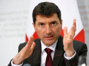 Staatssekretär Jörg Gasser verlässt das Staatssekretariat für Internationale Finanzfragen (SIF) nach knapp drei Jahren im Amt. (Bild: KEYSTONE/PETER KLAUNZER)