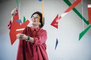 Die ordnende Hand der Silvia Peters in der Bildschule Frauenfeld.