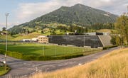 So soll die neue Logistikhalle der Thermoplan AG in Weggis mit dem integrierten Sport- und Vereinsgebäude aussehen. (Visualisierung: PD)
