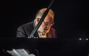 Konzentriert: Joe Haider am Konzertflügel im Theater im Eisenwerk. (Bild: Andrea Stalder)