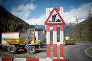 Die Gewerkschaften drohen ab Mitte Oktober mit Stilllegungen auf Baustellen. (Bild: Gian Ehrenzeller/Keystone (Giarsun, 26. April 2018))