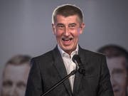 Die populistische ANO-Bewegung des Ministerpräsidenten und Multimilliardärs Andrej Babis liegt bei den Wahlen in Tschechien vorn. (Bild: KEYSTONE/EPA/MARTIN DIVISEK)