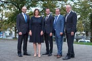Der neue Gemeinderat von Cham (von links): Arno Grüter, Christine Blättler-Müller, Drin Alaj, Georges Helfenstein und Rolf Ineichen. (Bild: Maria Schmid (Cham, 7. Oktober 2018))