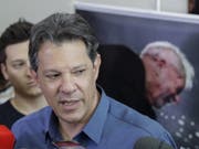 Der inhaftierte Ex-Staatschef Luiz Inácio Lula da Silva hat die Wähler in Brasilien aufgefordert, am Sonntag für den Kandidaten Fernando Haddad (Bild) zu stimmen. (Bild: KEYSTONE/EPA EFE/SEBASTIAO MOREIRA)