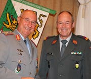 Nato-Generalmajor Gert-Johannes Hagemann mit KOG-Präsident Dominik Knill. (Bild: Martin Sinzig)