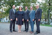 Arno Grüter (ganz links) und Drin Alaj (in der Mitte) sind neu im Chamer Gemeinderat. (Bild: Maria Schmid (Cham, 7. Oktober 2018))