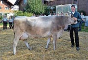 Ueli Brunner, stolzer Besitzer von Rita, die zur «Miss Ganterschwil» gekürt wurde. (Bild: Peter Jenni)