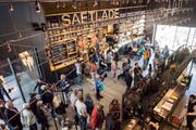 Grosses Interesse: Im Bereich des Saftladen ist viel los. (Bilder: Reto Martin)