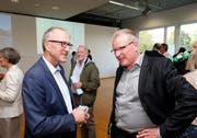 Wurde wiedergewählt: Regierungsrat Heinz Tännler (rechts), hier neben Ständerat Peter Hegglin. (Bild: Stefan Kaiser (Zug, 7. Oktober 2018))