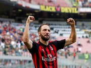 Gonzalo Higuain führte die AC Milan mit einer Doublette zum Sieg gegen Chievo Verona (Bild: KEYSTONE/AP/ANTONIO CALANNI)