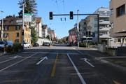 Hier prallte die Autolenkerin in den Velofahrer: Die Verzweigung Langgasse / Splügenstrasse in St. Gallen. (Bild: Stadtpolizei St. Gallen)