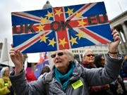 Unternehmen in Grossbritannien haben aufgrund des Brexit-Entscheids immer grössere Probleme, qualifiziertes Personal zu finden. (Bild: KEYSTONE/EPA/NEIL HALL)