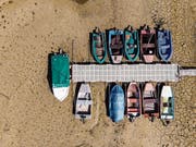 Ausgetrocknet: Der Lac des Brenets nach dem Hitzesommer 2018. (Bild: Anthony Anex)