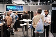 Grosses Interesse: Besucher an der Messe «Bauen und Wohnen». (Bild: PD)