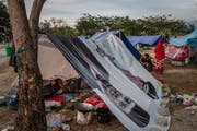 Ein Junge schläft in einem notdürftigen Zelt auf der indonesischen Insel Sulawesi. (Bild: Ulet Ifansasti/Getty (Palu, 7. Oktober 2018))