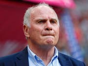 Uli Hoeness sagte als Zeuge vor Gericht für einen ehemaligen Mithäftling aus (Bild: KEYSTONE/AP/MATTHIAS SCHRADER)