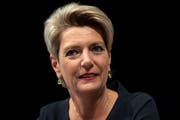 Sie will: Die St.Galler Ständeratspräsidentin Karin Keller-Sutter gibt ihre Bundesratskandidatur bekannt. (Bild: KEYSTONE/Gian Ehrenzeller)