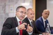 Für HSG-Rektor Thomas Bieger (vorne) ist der Unternehmergeist wichtig. Im Hintergrund Stefan Kölliker und Dietmar Grichnik (Bild: Michel Canonica / Tagblatt)