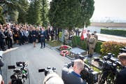 Grosses Medieninteresse am Dienstag auf dem Friedhof Friedental. (Bild: Roger Grütter (Luzern, 9. Oktober 2018))