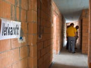 Sinkende Nachfrage nach zehnjährigen Hypotheken: Hauskäufer bevorzugen wieder Hypotheken mit mittleren Laufzeiten. (Bild: KEYSTONE/URS FLUEELER)