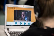 Die Lern-App «Fliehen vor dem Holocaust» der Pädagogischen Hochschule Luzern wird mit dem Worlddidac Award ausgezeichnet. Beim neuen Geschichtslehrmittel kommen Zeitzeugen zu Wort. (Bild: Pius Amrein, Andermatt, 29. Oktober 2018)