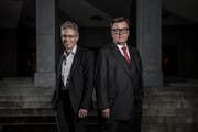 Synode-Mitglied Norbert Schmassmann (links) und Jurist Christian Hochuli –fotografiert bei der Lukaskirche Luzern – sind sich uneins, ob Pfarrer vom Volk gewählt werden sollen. (Bild: Pius Amrein, 31. Oktober 2018.)