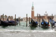 Die Stadt Venedig steht unter Wasser. (Bild: EPA/ANDREA MEROLA)