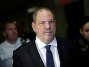 Er dementiert neue Missbrauchsvorwürfe eines polnischen Modells: der ehemalige Hollywood-Filmproduzent Harvey Weinstein. (Bild: KEYSTONE/AP/MARK LENNIHAN)
