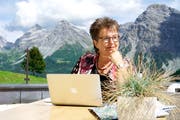 Blanca Imboden hat ihr Buch «Arosa» auch dort geschrieben - als Gast in einem Fünfsternehotel. (Bild: Jeremy Kunz)