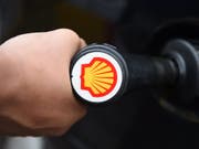 Des einen Leid, des anderen Freud: Hohe Ölpreise lassen bei Shell die Kassen klingen. (Bild: KEYSTONE/EPA/ANDY RAIN)