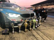 Feiern den Meistertitel in der GT4-Klasse: Yannick Mettler (rechts) und Heiko Eichenberg. (Bild: Oliver Selzer, Nürburgring, 4. Oktober 2018)