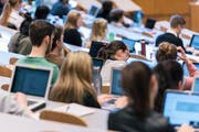 Immer mehr machen einen Uni- oder Fachhochschulabschluss. (Bild: Christian Beutler)
