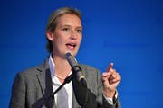 Alice Weidel steht wegen einer mutmasslich illegalen Parteispende unter Druck. (Bild: Sebastian Widmann/Getty, München, 14. Oktober 2018)